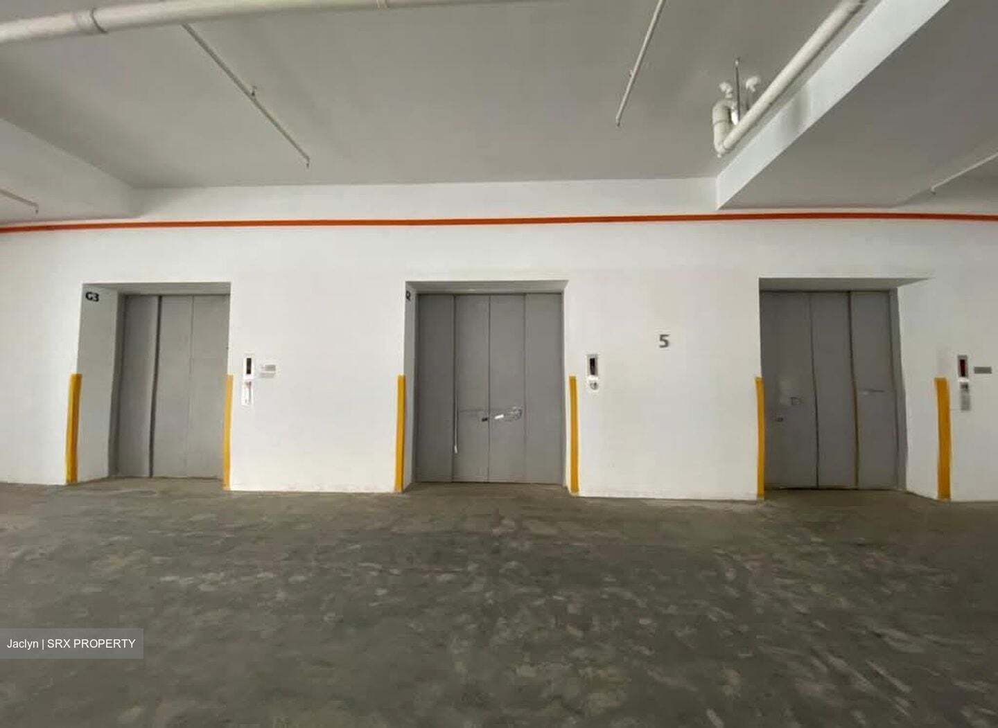 Depot Road (D4), Warehouse #528211361